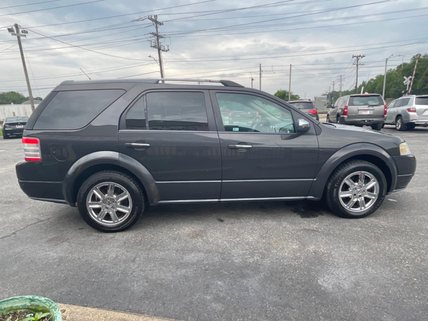 2008 Grey /Black Ford Taurus X Limited (1FMDK03W38G) , Automatic transmission, located at 5700 Curlew Drive, Norfolk, VA, 23502, (757) 455-6330, 36.841885, -76.209412 - Photo#7